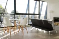 Brand New 1 Bedroom Apartment in South Melbourne Hotel in zona Foxtrot Cafe