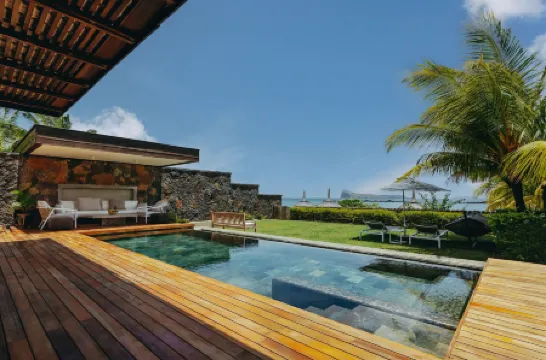 Peninsula, 3 Bedroom Luxury Beach Villa by Lov Mauritius