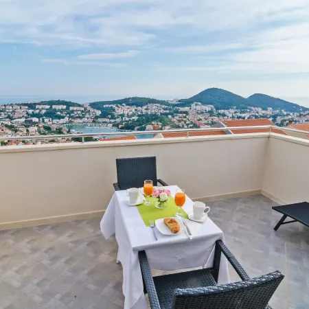 Apartments Villa Dadić