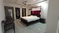 Roy's Hotel