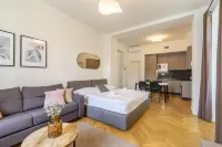 Petrin Tower Residence โรงแรมใกล้กำแพงจอห์น เลนน่อน