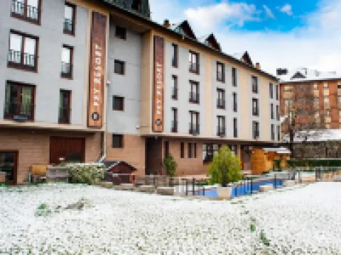 Pey Resort Hotels in Sort