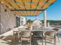Luxury Villa Juliet with Heated Pool Hotels in Milna