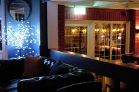 The Lawns Hotel - bar
