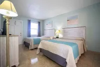 Carriage House Resort Motel - Beach