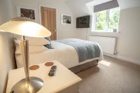 Mill Lodge-Brecon Beacons Hotels in Llanfihangel Cwmdu with Bwlch and Cathedine