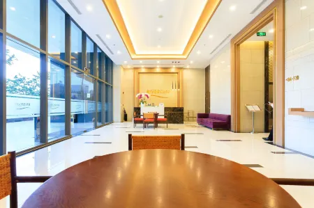 Chau Apartments