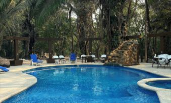 Falling Leaves Lodge