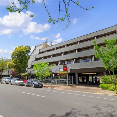 Breakfree North Adelaide Hotels near Adelaide Zoo