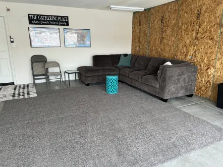 Cozy Farmhouse Style - Pet Friendly