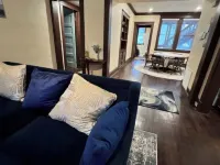 Spacious and fully equipped 3 bedroom apartment near Cleveland Clinic and CWRU