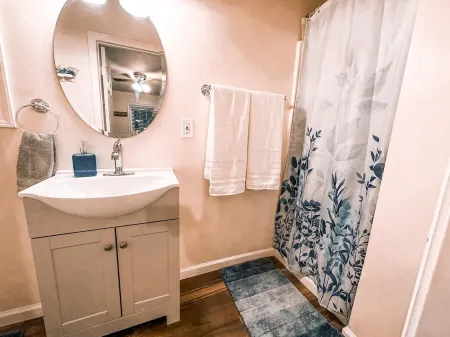 Nature's Cedar Creek Getaway