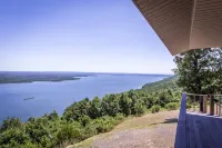 Breathtaking Lakeview Home in Diamond Bluff