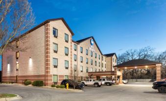 Best Western Inn  Suites - Midway Airport