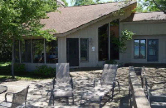 Beautiful Family House on the Lake