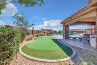 Heated Pool, Ping Pong Table and Scenic Views - Exquisite Golf Course Retreat