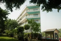英德高爾夫球場擴建飯店 索南路（Sohna Road）附近的飯店