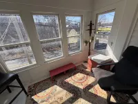 Spacious 3-bedroom apartment in Catskill village - walkable to area attractions