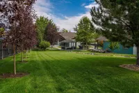 Charming Cottage with Outdoor Kitchen and Sauna - Inviting Retreat Hotels near Farewell Bend State Recreation Area