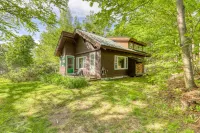 Dog-friendly & charming mountain chalet w/ fireplace