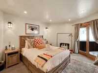 Spacious Multi-Level Retreat with Hot Tub and Playroom - Charming Haven Hotels in Sundance