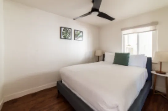 Stone Fireplace and Balcony Relaxation - Gorgeous Ocean View Escape