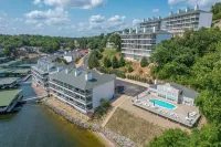 Elevated Views, Pools and Pickleball Access - Stunning Escape