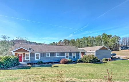 Private Entrance and Fully Equipped Kitchen - Stylish Haven Отели в г. Фэрвью