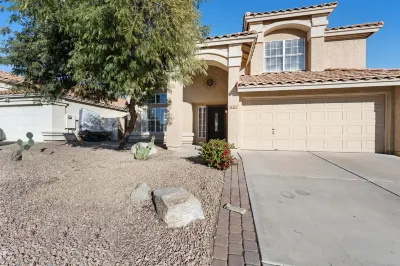 Living under PAR Hotels in Ahwatukee Foothills