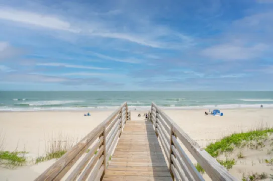 Wild Hearts on-the-Sea, Oceanfront, Hot Tub, sleeps 14