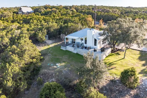 Gorgeous Home with Hot Tub 5Min from the River - WiFi