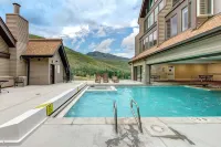 Spectacular Mountain Views and Cozy Patio - Stunning Ski-in Escape