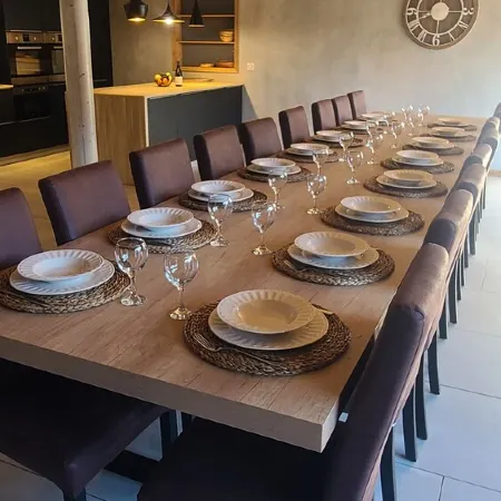 Chalet 15 Persons les Gets Ski Resort 6/8 Bedrooms with Private Bathroom Jacuzzi Отели в г. Ле Же