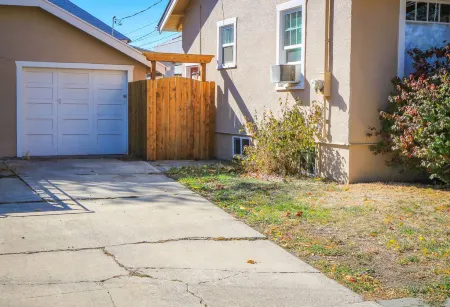 Charming Bungalow with Fenced Backyard - Delightful Escape