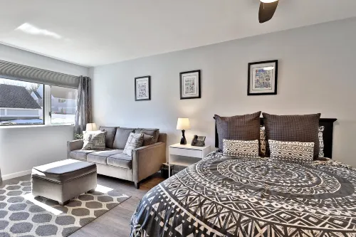 Cozy Studio with Kitchenette and Outdoor Pool - Inviting Retreat فنادق في كيلنغتون
