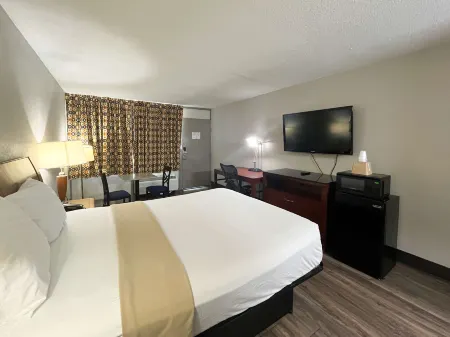 Motel 6 Raleigh, NC – Downtown South Отели рядом с достопримечательностью «Уэйк Крисчен Академи»