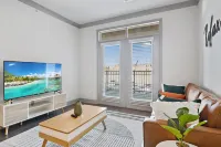 Private Patio and Fast WiFi for Business Travelers - Charming Oasis