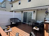 Modern 2-floor, 3-bedroom apartment 20 minutes from Manhattan. Hotels in West New York