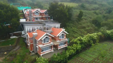 Cottages by the Creek.