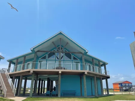 Wow This View!! Watch Dolphins Swim & Swing Downstairs with Gulf & Beach Views!