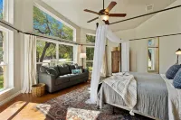 Paradise by the lake - Lonestar Lakehouse