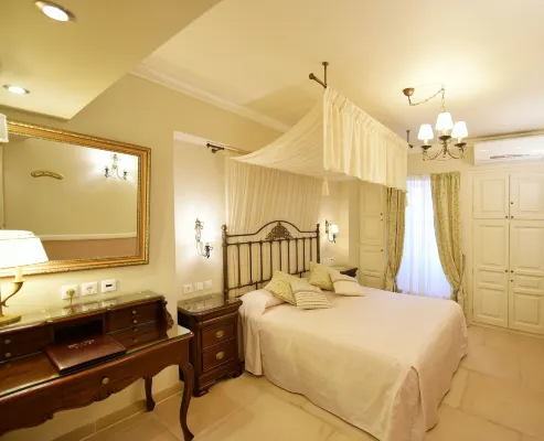 Angelica Traditional Boutique Hotel - balcony