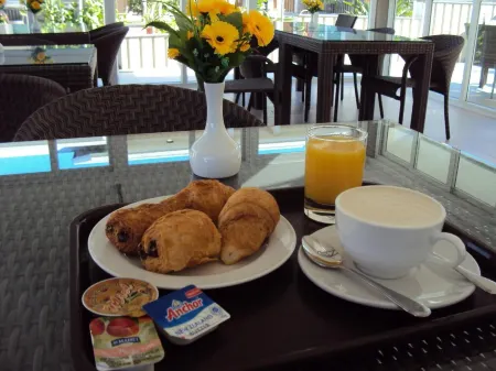 Hotel Colibri Отели в г. Коне