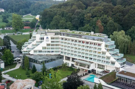 Grand Hotel Donat Superior & Wellness Center Отели в г. Видовиця