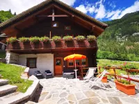 Incanto Walser Apartments Testa فنادق في Alagna Valsesia