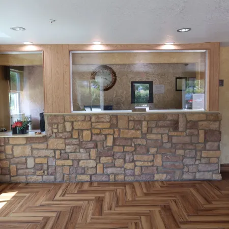 West Worth Inn & Suites White Settlement
