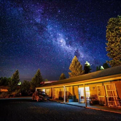 Lakes Edge Holiday Park Hotels near Dark Sky Project