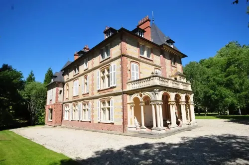 Château de la Bribourdière Hôtels à : Cambremer