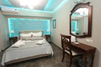 Hotel Mallas - balcony