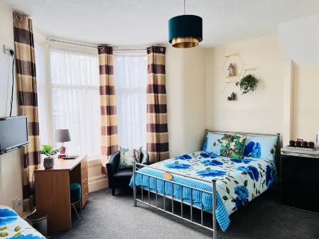 Galaxy Hotel Отели рядом с достопримечательностью «Solaris Centre»